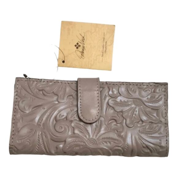 Patricia Nash Nazari Burnished Tooled Bifold Leather Wallet Color Stone‎ NWT - Picture 1 of 8